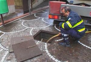 Le autobotti della protezione civile