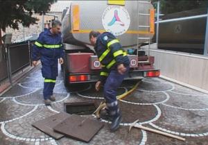 Le autobotti della protezione civile