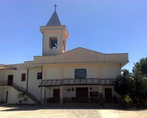 L'esterno della nuova chiesa