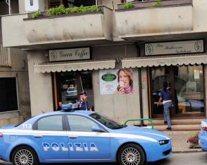 Il bar sequestrato