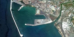 Il porto commerciale di Crotone