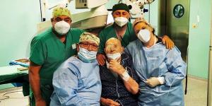 L’equipe oculistica con il paziente ultracentenario