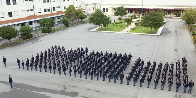 Polizia Da Allievi Ad Agenti Consegnati A Vibo Gli Alamari Al Mo Corso