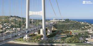 Un rendering del ponte sullo Stretto