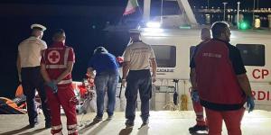 Lo sbarco nel porto di Crotone (Foto: Cri)