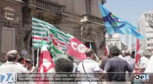 Lavoro: protesta lsu-lpu a Catanzaro, centinaia in piazza