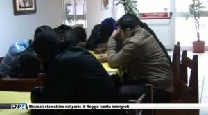 Sbarcati stamattina nel porto di Reggio trenta immigrati