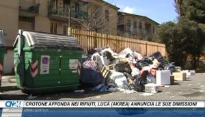 Crotone affonda nei rifiuti, il presidente dell’Akrea annuncia le sue dimissioni