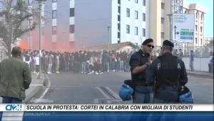Scuola: cortei in Calabria con migliaia di studenti