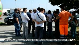 Vertenza Akros, i lavoratori bloccano l’impianto di Ponticelli