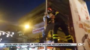 Piccoli vigili del fuoco crescono, in tanti a Crotone per la Pompieropoli natalizia