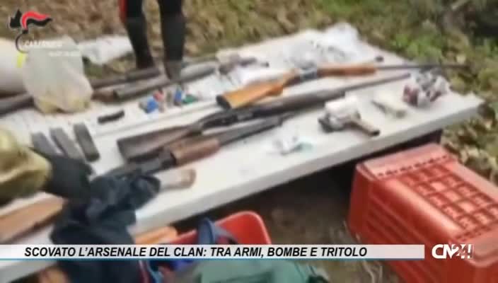 Calabria, scoperto un arsenale per il cucito dentro una scatola di