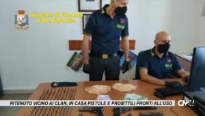Tropea. Ritenuto vicino ai clan, in casa pistole e proiettili pronti all’uso