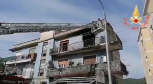 Catanzaro. Casa a fuoco su viale Magna Grecia, s’indaga sulle cause
