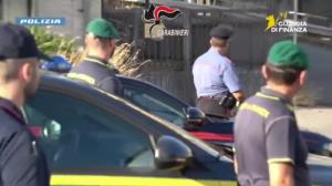 Dall’importazione allo spaccio: la filiera della droga era cosa loro, 54 arresti
