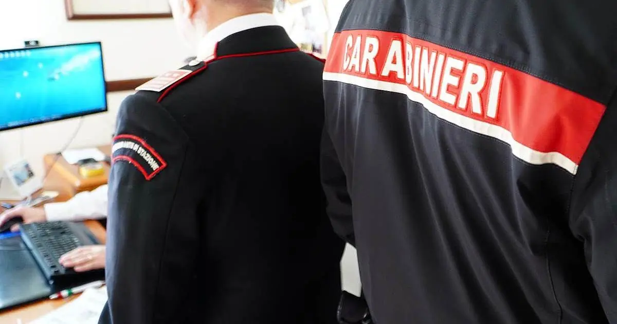 carabinieri denuncia condante stazione